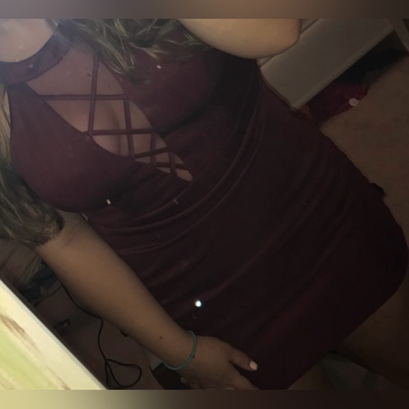 XL Macy’s Maroon Form Fitting Short Cocktail Homecoming Halter Dress WORN ONCE! - Picture 4 of 5